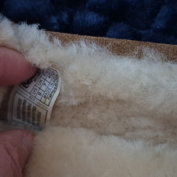 Bearpaw Suede Wide Width Slippers with Pom-Pom Size 9, New With Tags! - Picture 8 of 17